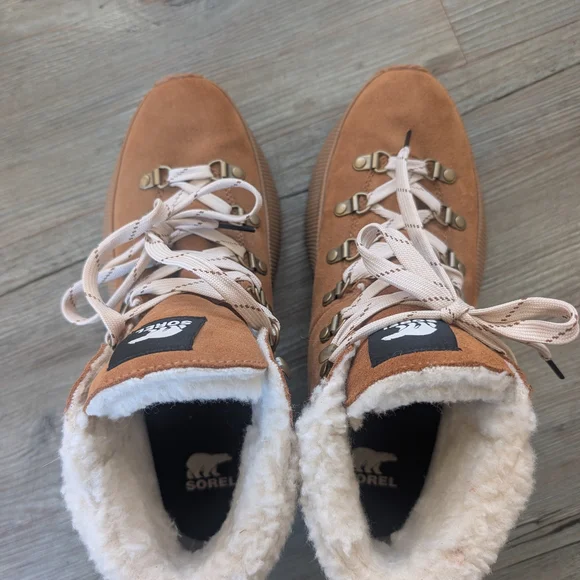 Sorel Women's Tan Winter Boots - Picture 5 of 8